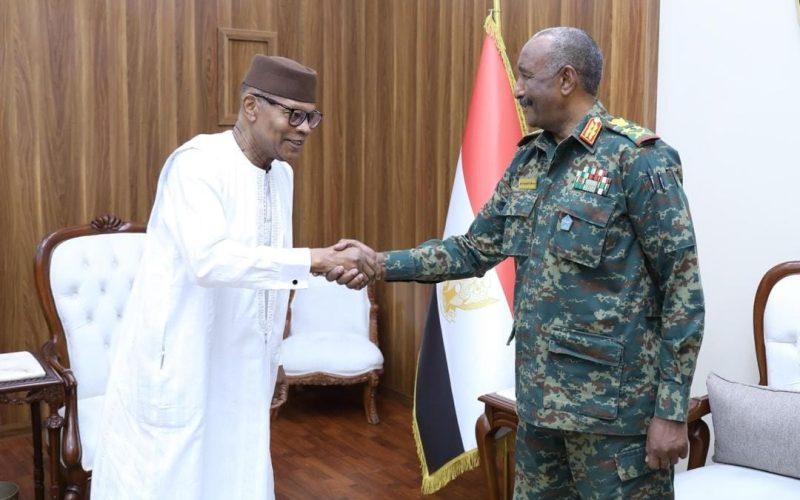 وفد الآلية الافريقية يطرح على البرهان مساعيه للحل السلمي