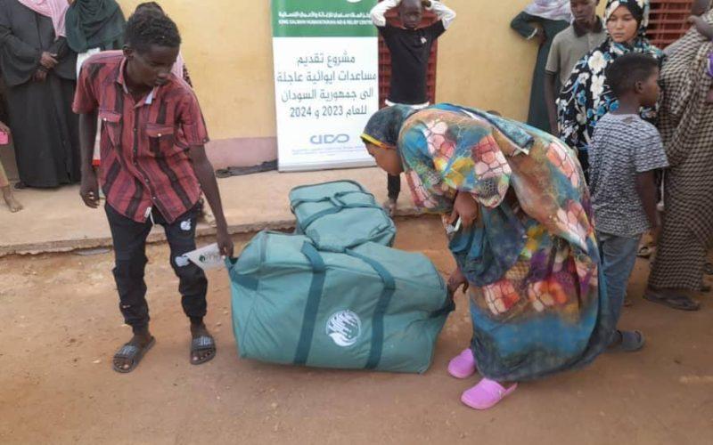 مركز الملك سلمان للاغاثة يدعم مراكز الايواء بولاية سنار