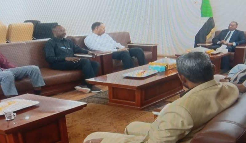 والي الشمالية يؤكد دعمه لجهود المقاومة الشعبية ووقوفها مع القوات المسلحة