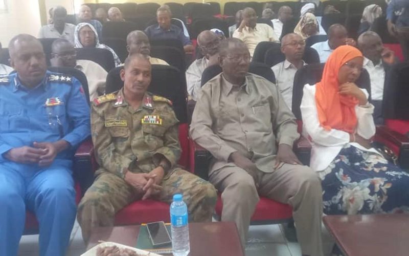 والي شمال كردفان يدعو إلى التوازن في استخدام التقنيات الحديثة