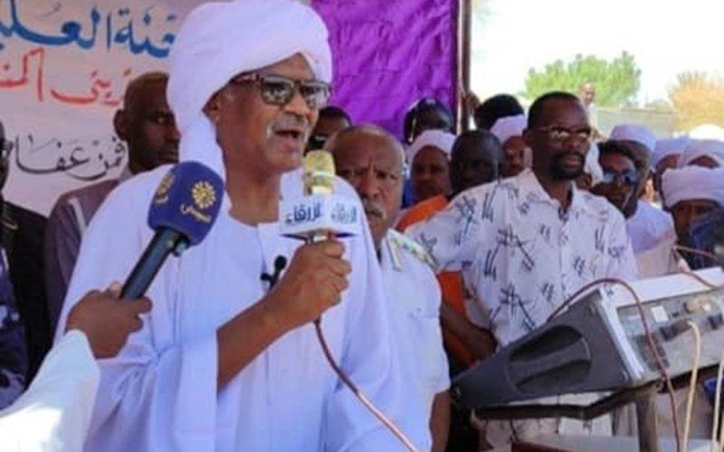 والي القضارف يطلع على ترتيبات ترقية صحة البيئة