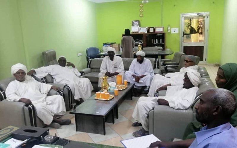 المدير التنفيذي لمحلية البرقيق يترأس إجتماع مناقشة مشاكل مشروع الدفوفة