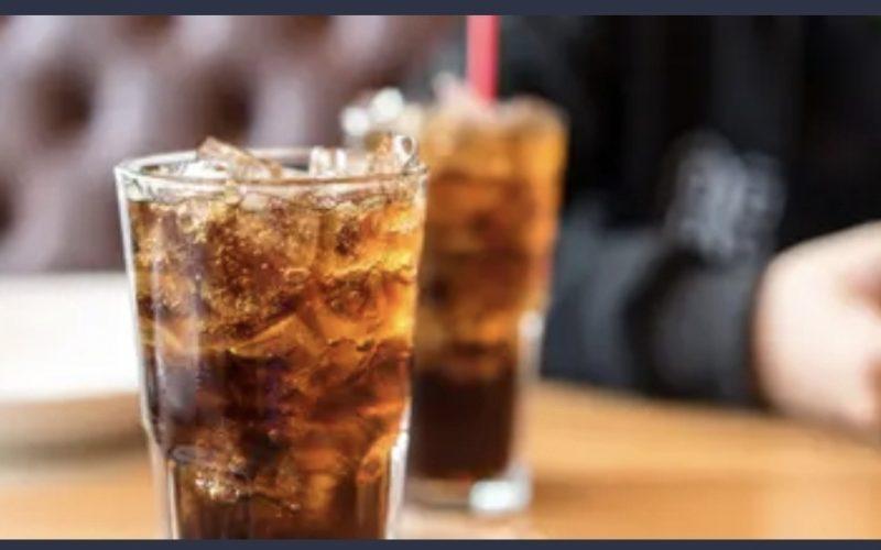 له اضرار خطيرة .. تحذير من بديل للسكر يستخدم بالمشروبات الغازية