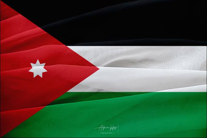 الأردن يغلق أجوائه أمام حركة الطائرات لـ”تصاعد المخاطر في المنطقة”