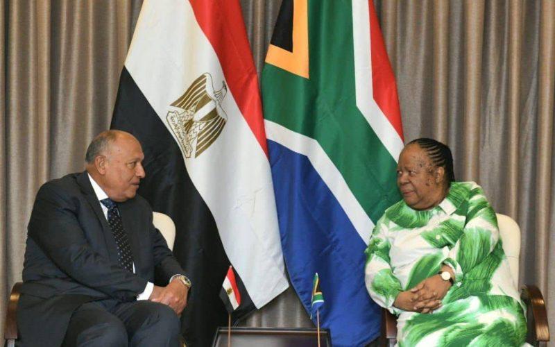 مصر وجنوب أفريقيا تدعوان إلى «حلول ناجزة» للأزمة السودانية