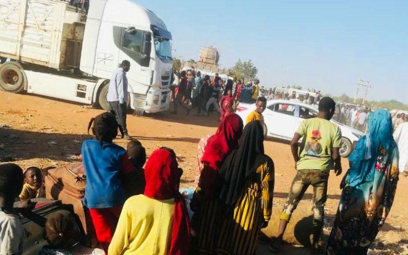 عالقون بحرب الخرطوم.. (من لم يُقتل بالرصاص ينتظر موته بأسباب أخرى) 