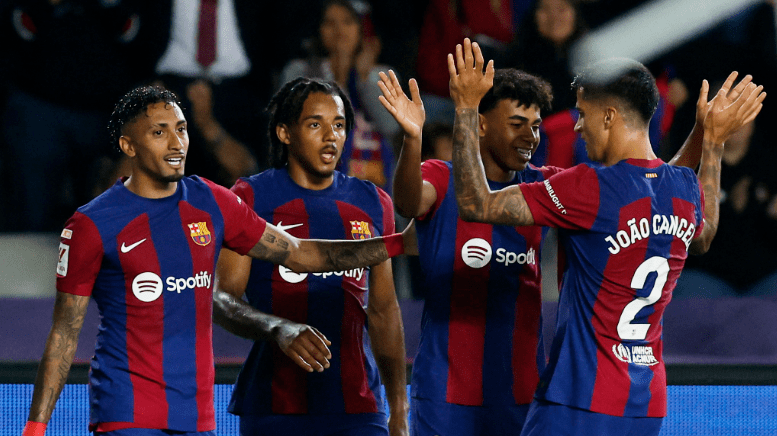 برشلونة يتخطى سوسييداد ويستعيد الوصافة