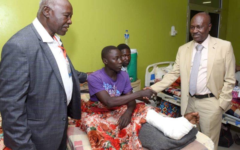 وزير الداخلية المكلف يتفقد جرحى ومصابي معركة الكرامة بمستشفيات الشرطة والسلاح الطبي بدنقلا