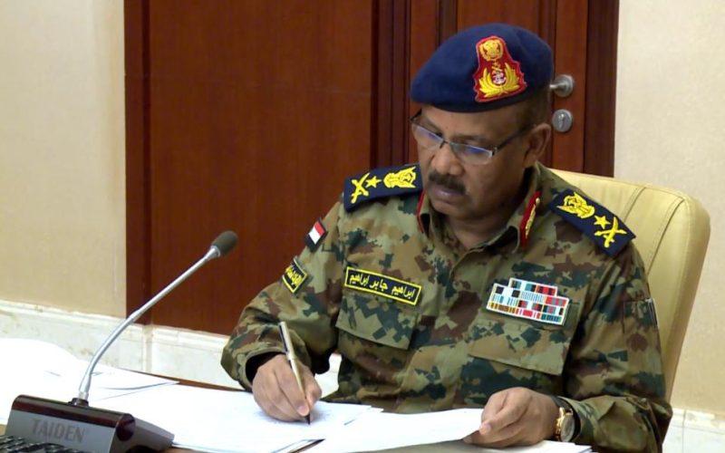 جابر يتعهد بتذليل كافة العقبات والتحديات لانجاح الموسم الزراعى بالقضارف