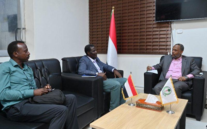 وزير الصحة يوجه بضرورة ايصال الخدمات الصحة العاجلة لمستشفيات الفاشر