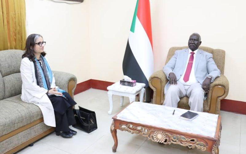 عقار يؤكد حرص الحكومة على تسهيل مهمة اليونسيف في السودان