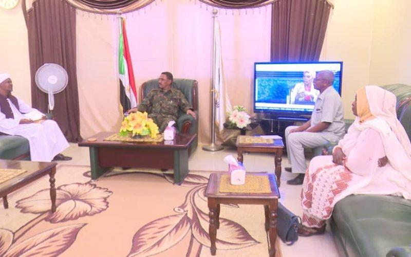 والي كسلا يؤكد علي دور المساجد فى مساندة القوات المسلحة