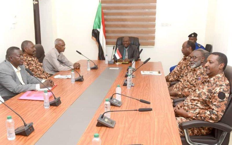 وزير الداخلية المكلف يلتقي باللجنة العليا للاستنفار والمقاومة الشعبية بولاية الخرطوم