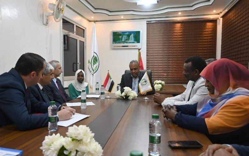 وزير الصحة الإتحادي المكلف يستقبل السفير التركي