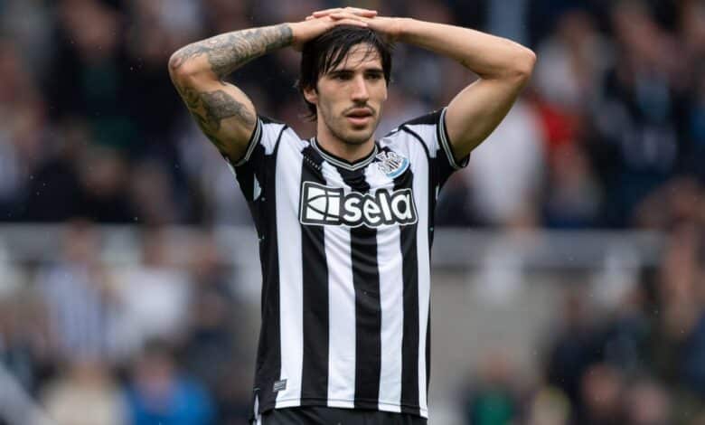 الاتحاد الإنجليزي لكرة القدم يعاقب لاعب خط وسط نيوكاسل يونايتد ساندرو تونالي