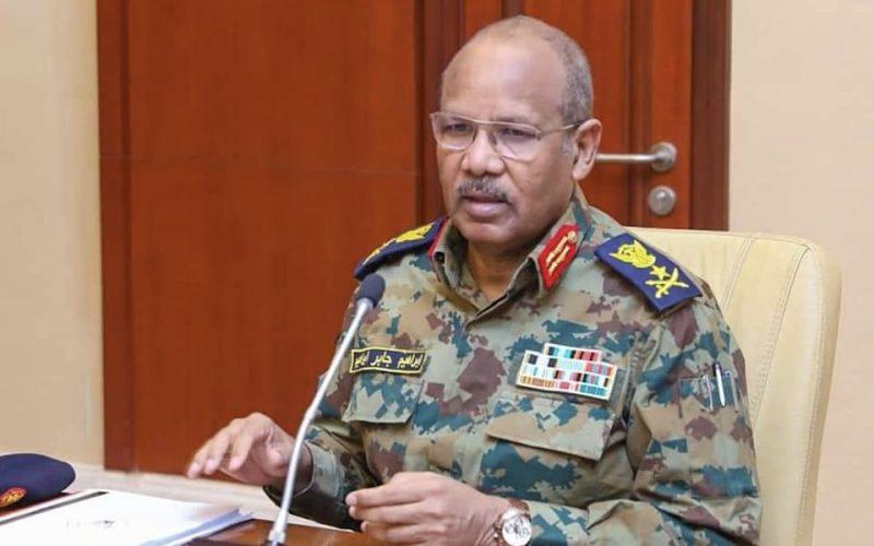 عضو مجلس السيادة مساعد القائد العام الفريق إبراهيم جابر يلتقي اللجنة المفوضة لمزارعي القضارف