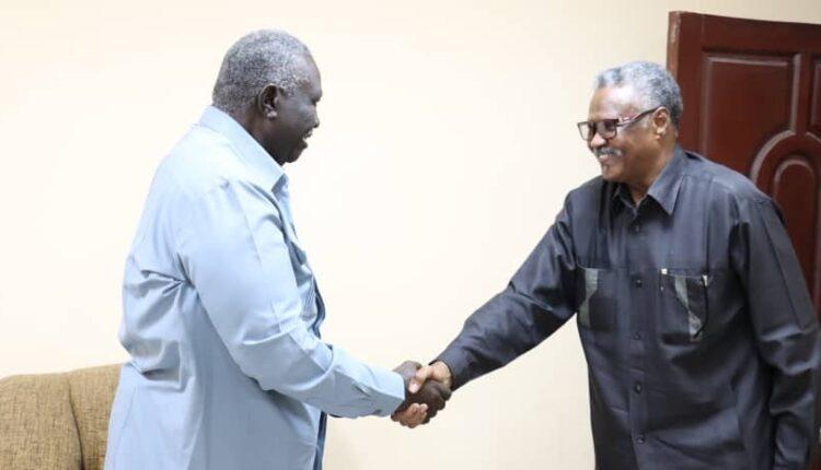 عقار يتعهد بشأن مياه القضارف