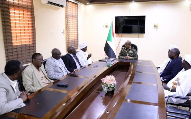 عضو مجلس السيادة المهندس بحري ابراهيم جابر يلتقي وفد مجلس شوري قبيلة الزغاوة