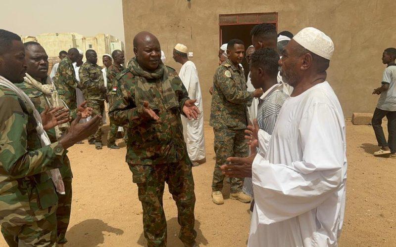 المنسق العام لحكومة إقليم دارفور يقدم واجب العزاء لأسرة الشهيد محمد صديق