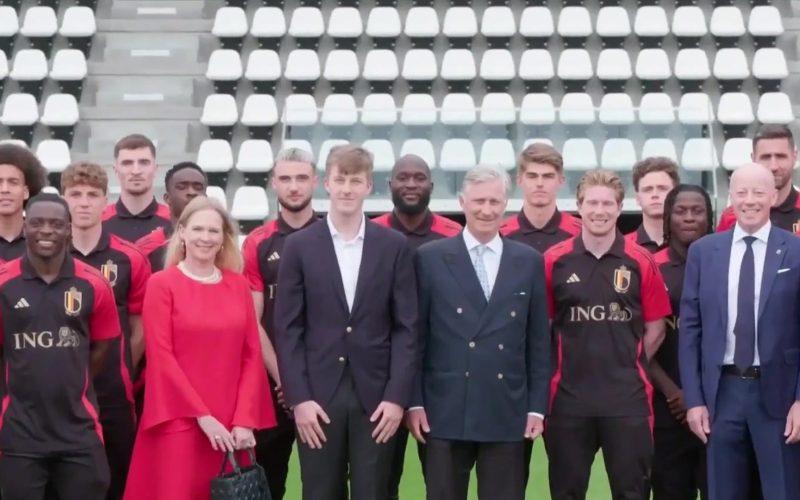 ملك بلجيكا يزور تدريبات منتخب بلاده