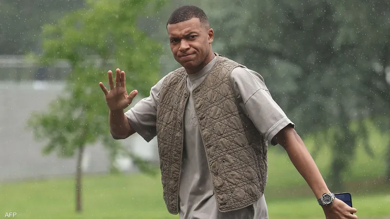 ريال مدريد يعلن عن التعاقد مع مبابي