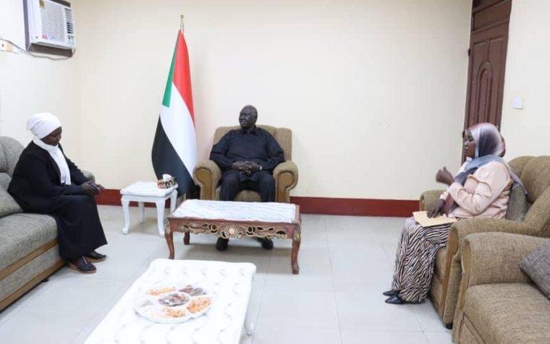 نائب رئيس مجلس السيادة يطلع على مجمل الأوضاع الإنسانية بولاية النيل الأزرق