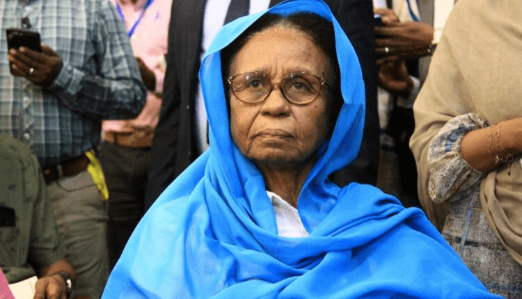 عائشة موسى تعود إلى الواجهة