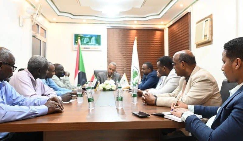 اجتماع يُشدد على التنسيق بين وزارتي الصحة والثروة الحيوانية