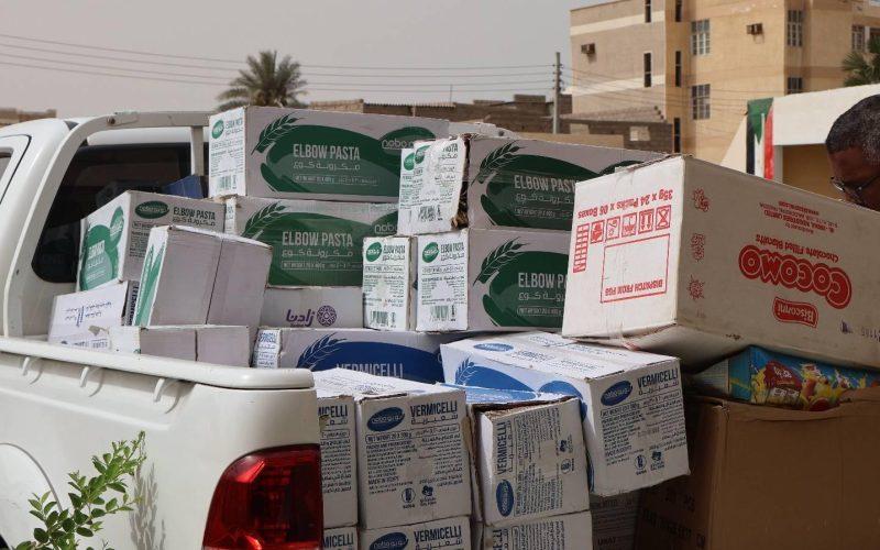 وزارة الطاقة والنفط تقدم دعم لمراكز إيواء النازحين بحي ترانسيت ببورتسودان