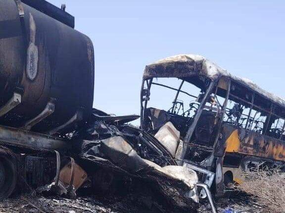 السودان.. مصرع وإصابة 33 شخصا جراء احتراق بص سفري اصطدام بتانكر وقود