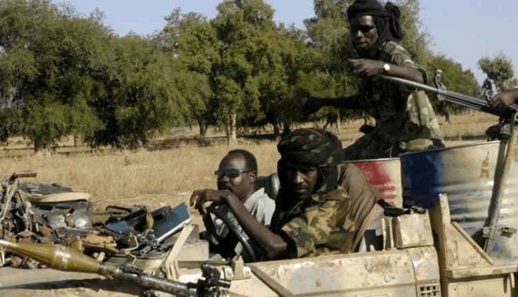 تفاصيل معارك ضارية في (دونكي البعاشيم) ومقتل 70 وإغلاق معبر الطينة الحدودي