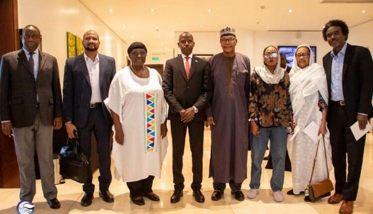 وفد “تقدم” يناقش مع الاتحاد الأفريقي إيقاف الحرب في السودان 