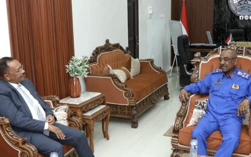 الشرطة تتعهد بتأمين وحماية الشركات العاملة فى مجال التعدين