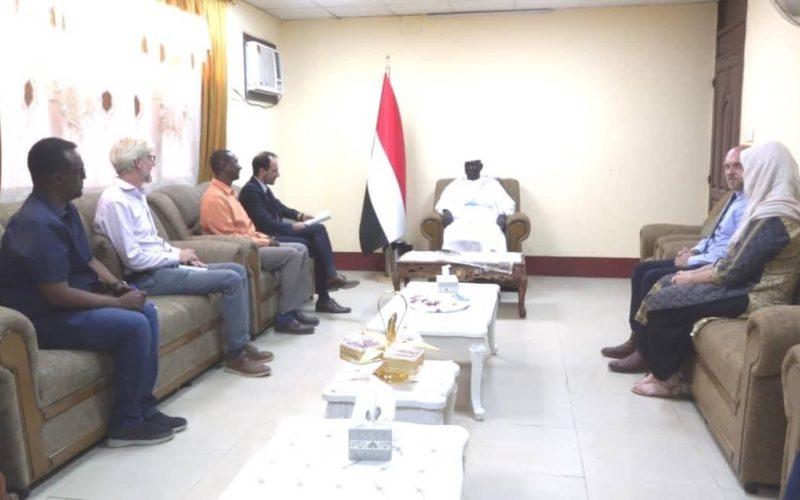 عقار : الحكومة حريصة على إيصال المساعدات الإنسانية وتسهيل مهام الفرق الطبية