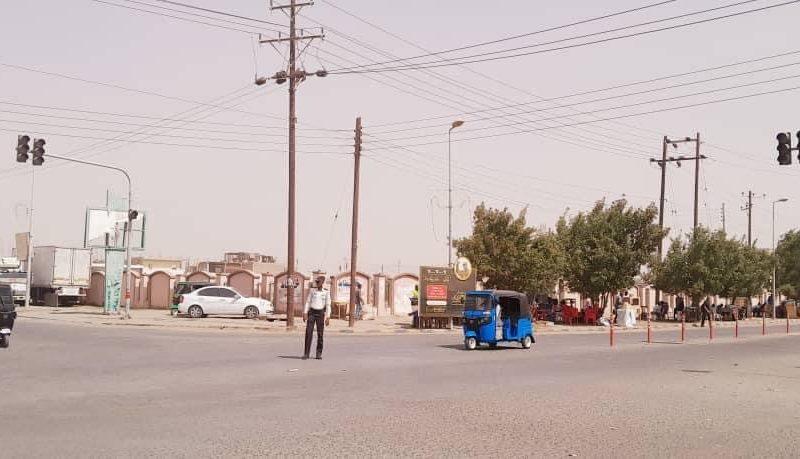 شرطة مرور ولاية البحر الاحمر تقف على انسياب وتنظيم الحركة المرورية بكافة القطاعات والمحاور بالمدينة