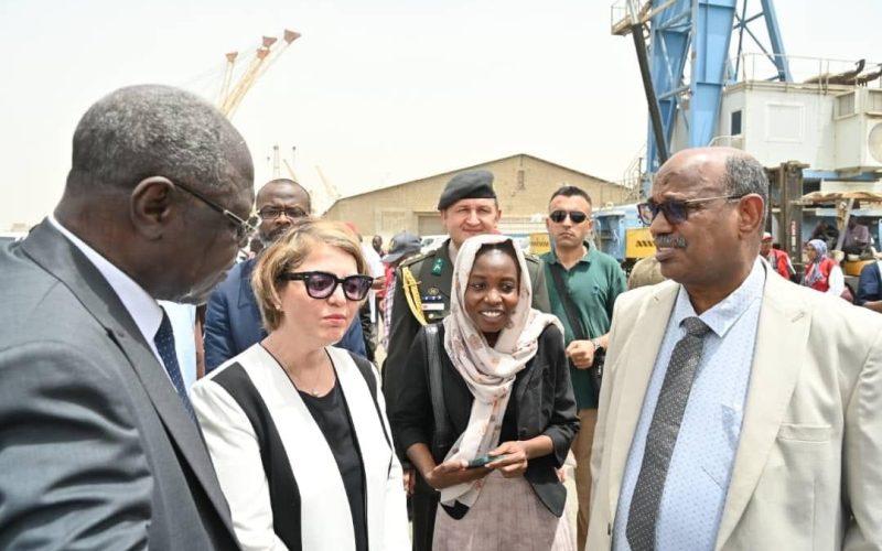 وصول باخرة مساعدات تركية إلى ميناء  بورتسودان