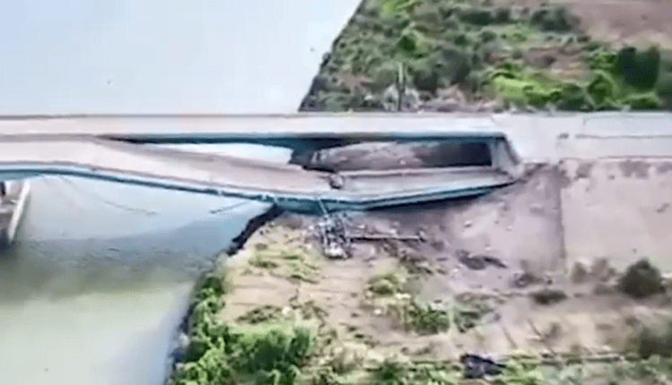 الجيش يتهم المليشيا بتدمير كبري الحلفايا