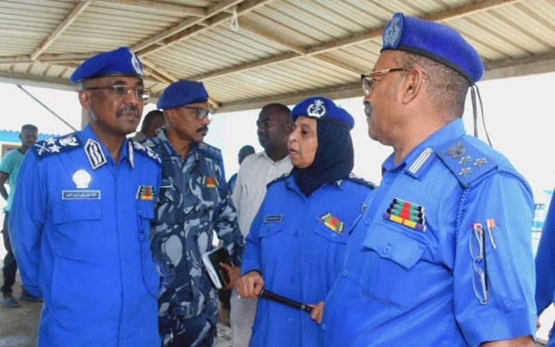 مدير عام قوات الشرطة يقف على العمل في المنشآت الصحية الجديدة ببورتسودان