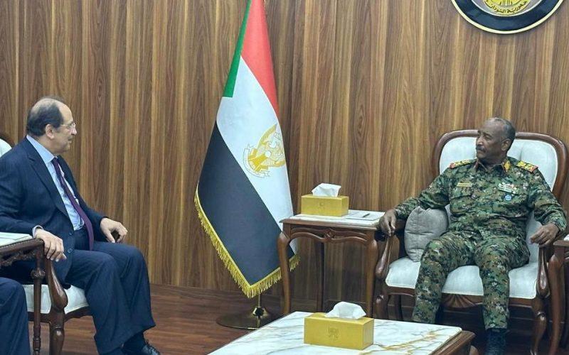 البرهان يناقش مع رئيس المخابرات المصرية تحديات البلدين