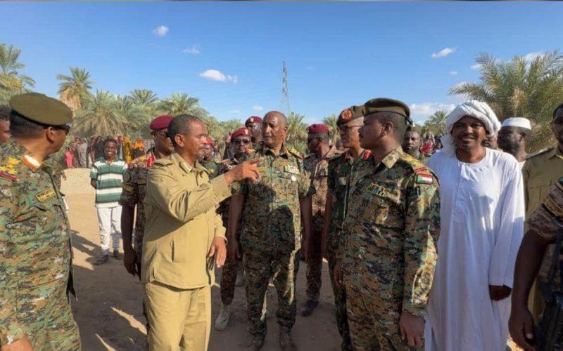 البرهان يتفقد المناطق المتأثرة بالسيول والأمطار بولاية نهر النيل