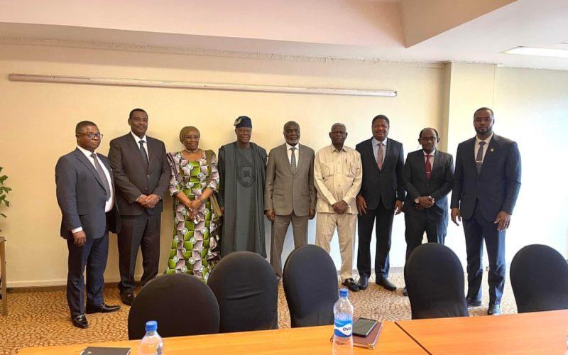 وزير المالية يلتقي نظيره النيجيري على هامش مؤتمر الكوكاس في أبوجا