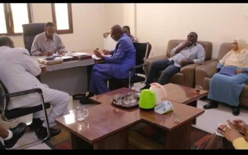 لجنة مراجعة القوانين واللوائح تواصل طوافها عل مؤسسات الولاية الشمالية