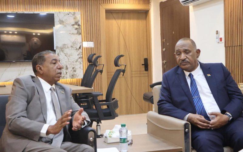 اجتماع يبحث مشاكل الكهرباء والوقود بالولاية الشمالية