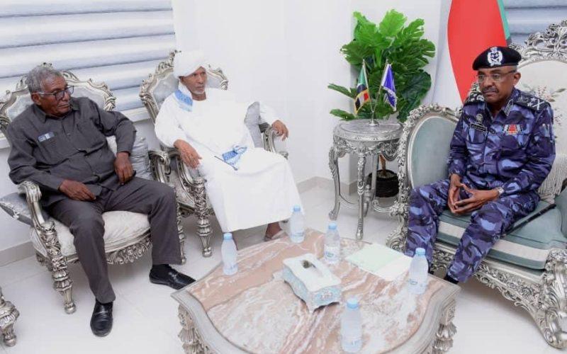 مدير عام قوات الشرطة يلتقى وفد لجنتى الإسناد والدعم وإعادة الإعمار والمقاومة الشعبية بولاية الجزيرة