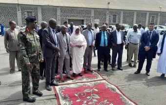 مفوضية العون الانساني تلتزم بتوصيل المساعدات الإنسانية لمستحقيها