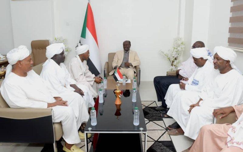 وزير الداخلية المكلف يلتقى بمكتبه وفد تنسيقية الرزيقات بالداخل والخارج