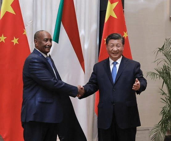 البرهان يعتذر عن السفر إلى الصين