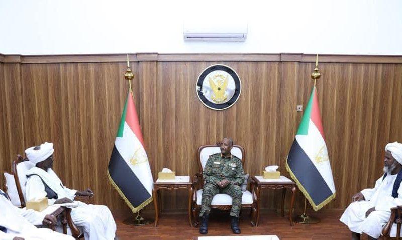 البرهان يلتقي وفد النوراب