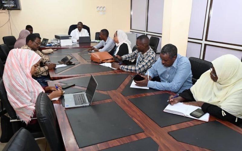 مركز عمليات الطوارئ الاتحادي يستعرض الأوضاع الصحية بالبلاد والتدخلات