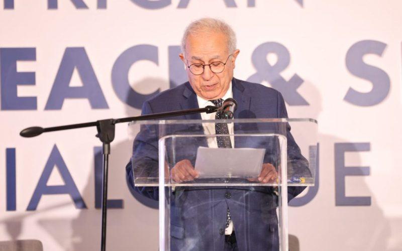 لعمامرة يشارك في حوار في جوهانسبيرغ بجنوب أفريقيا برفقة طرفي الصراع